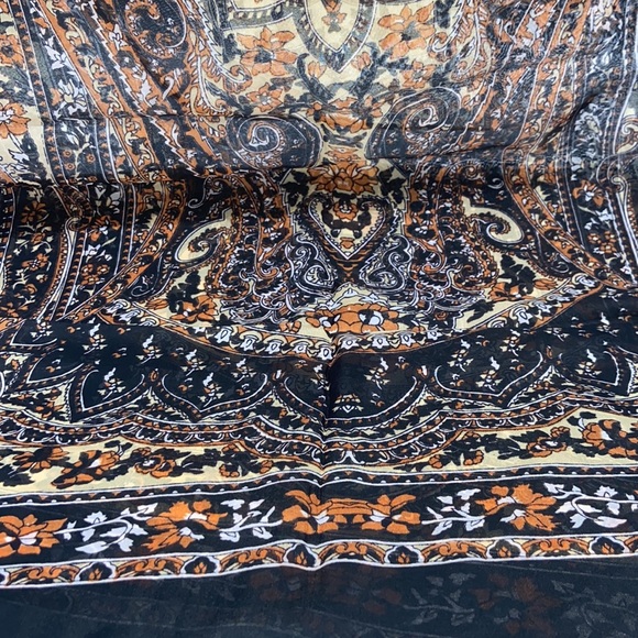 Black and Tan Paisley Silk Scarf New - Picture 2 of 8